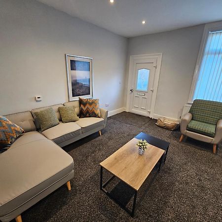 Hillsome Hosting Manchester Denton  Exterior foto